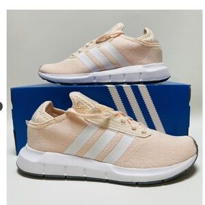 NIB ADIDAS SWIFT RUN X WOMEN’S PINK WHITE BLACK ATHLETIC SNEAKERS EVA MIDSOLE